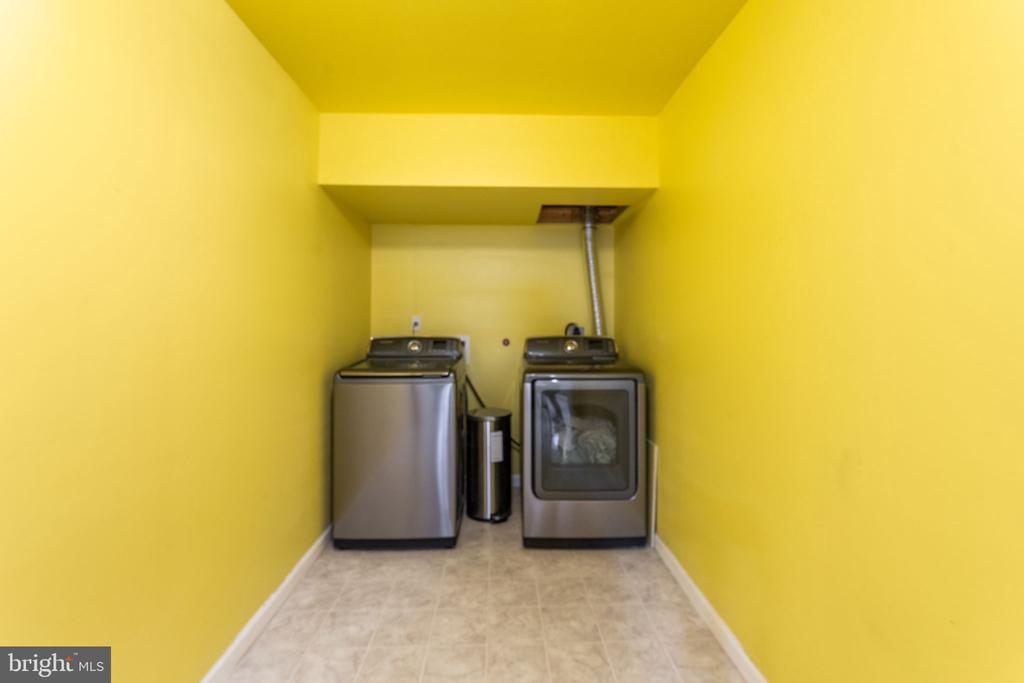 5219 JOSHUA TREE CIR, FREDERICKSBURG, Virginia 22407, 5 Bedrooms Bedrooms, ,3 BathroomsBathrooms,Residential,5219 JOSHUA TREE CIR,VASP2036762 MLS # VASP2036762