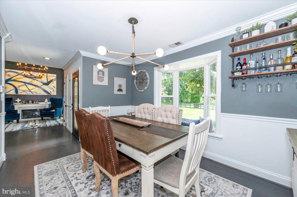 6109 COLCHESTER RD, FAIRFAX, Virginia 22030, 5 Bedrooms Bedrooms, ,4 BathroomsBathrooms,Residential,For sale,6109 COLCHESTER RD,VAFX2255222 MLS # VAFX2255222