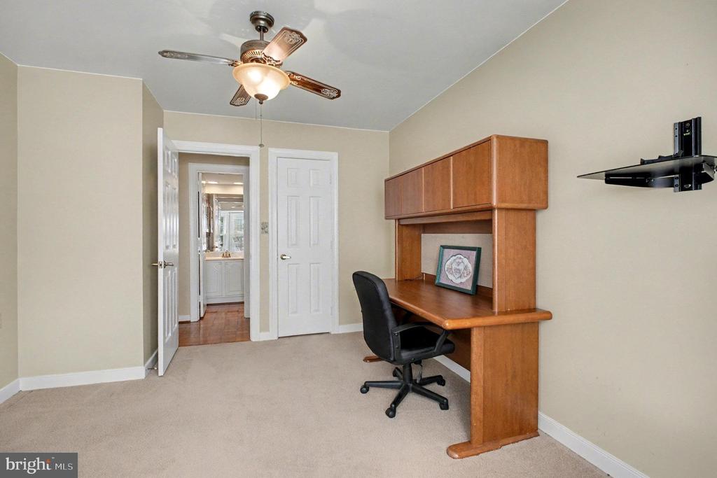11239 STONE MILL CT, FREDERICKSBURG, Virginia 22407, 3 Bedrooms Bedrooms, ,3 BathroomsBathrooms,Residential,SUMMERLAKE,11239 STONE MILL CT,VASP2036828 MLS # VASP2036828