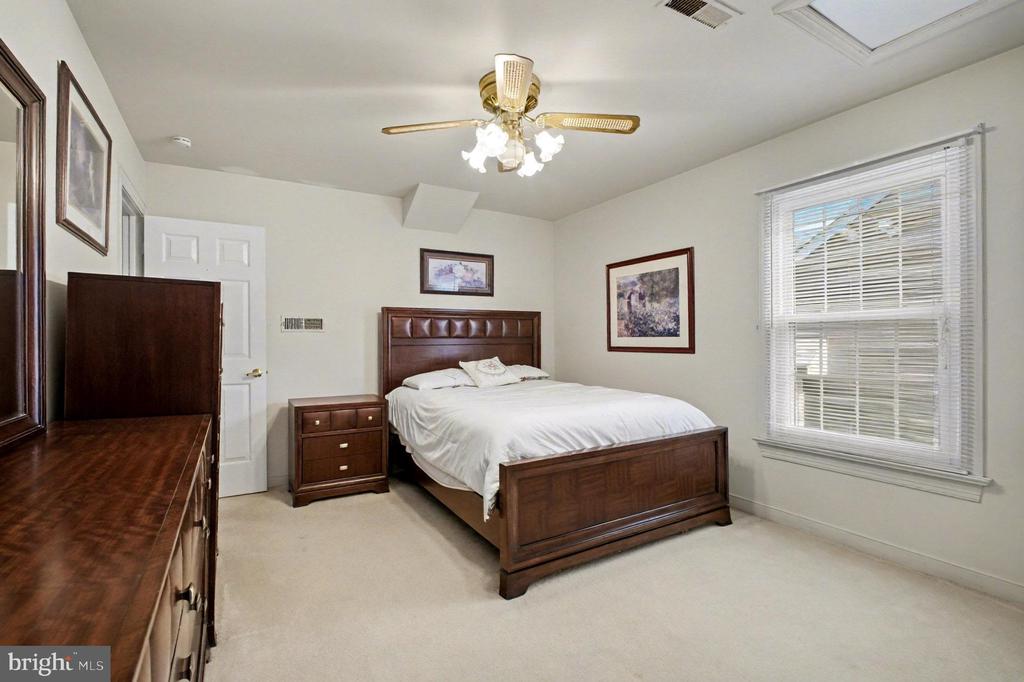 11239 STONE MILL CT, FREDERICKSBURG, Virginia 22407, 3 Bedrooms Bedrooms, ,3 BathroomsBathrooms,Residential,SUMMERLAKE,11239 STONE MILL CT,VASP2036828 MLS # VASP2036828