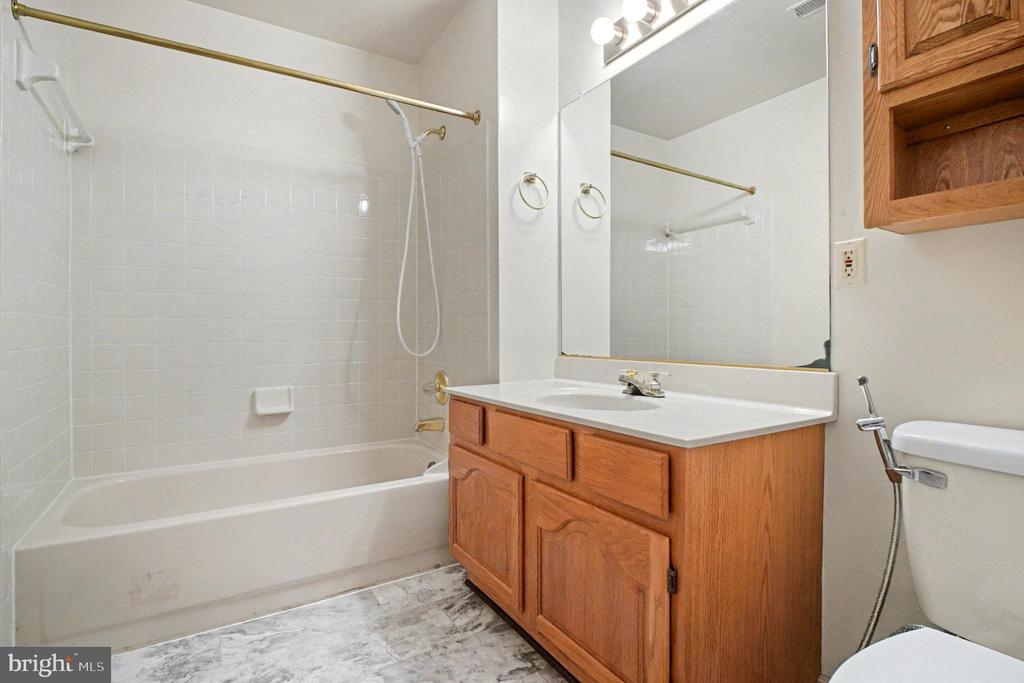 11239 STONE MILL CT, FREDERICKSBURG, Virginia 22407, 3 Bedrooms Bedrooms, ,3 BathroomsBathrooms,Residential,SUMMERLAKE,11239 STONE MILL CT,VASP2036828 MLS # VASP2036828
