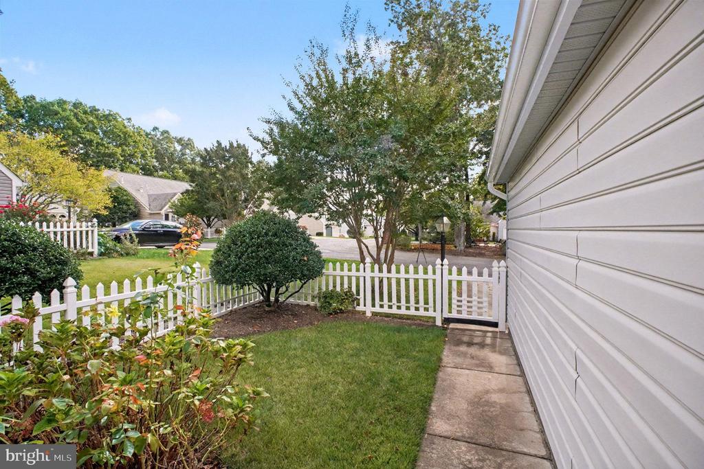 11239 STONE MILL CT, FREDERICKSBURG, Virginia 22407, 3 Bedrooms Bedrooms, ,3 BathroomsBathrooms,Residential,SUMMERLAKE,11239 STONE MILL CT,VASP2036828 MLS # VASP2036828