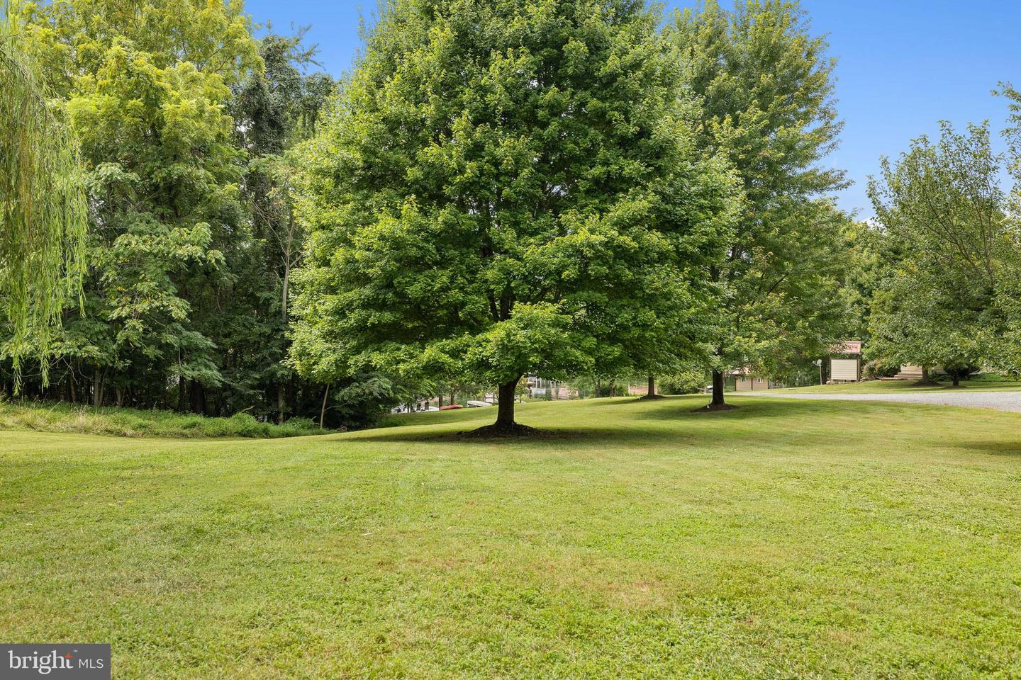 125 LAKE CT, BUMPASS, Virginia 23024, 4 Bedrooms Bedrooms, ,3 BathroomsBathrooms,Residential,For sale,125 LAKE CT,VALA2008322 MLS # VALA2008322