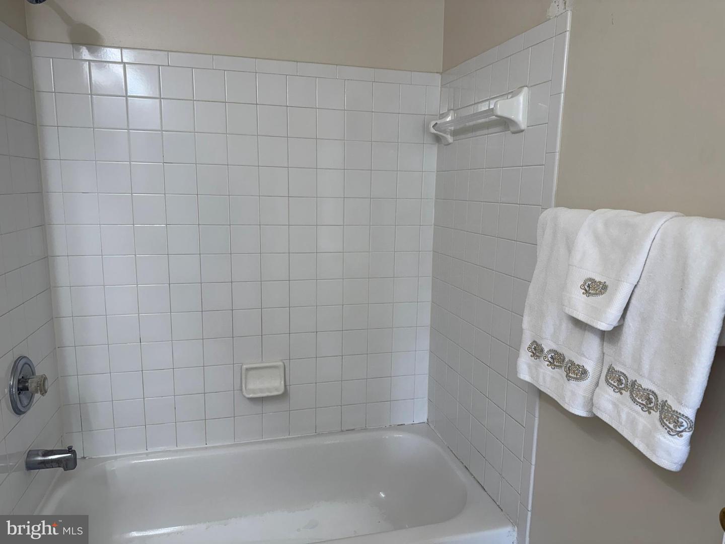 417 CLAYTON LN, ALEXANDRIA, Virginia 22304, 3 Bedrooms Bedrooms, ,3 BathroomsBathrooms,Residential,For sale,417 CLAYTON LN,VAAX2047908 MLS # VAAX2047908