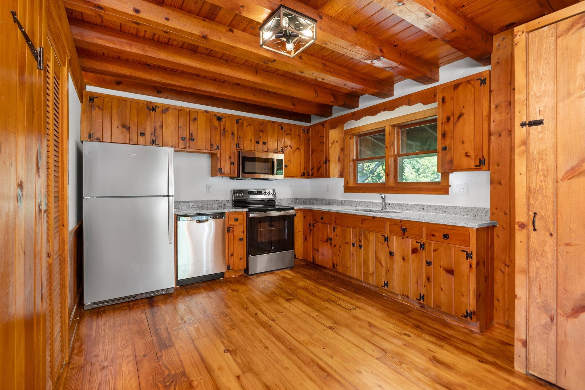 188 RIVER RIDGE RD, VERONA, Virginia 24482, 2 Bedrooms Bedrooms, ,2 BathroomsBathrooms,Residential,188 RIVER RIDGE RD,668935 MLS # 668935