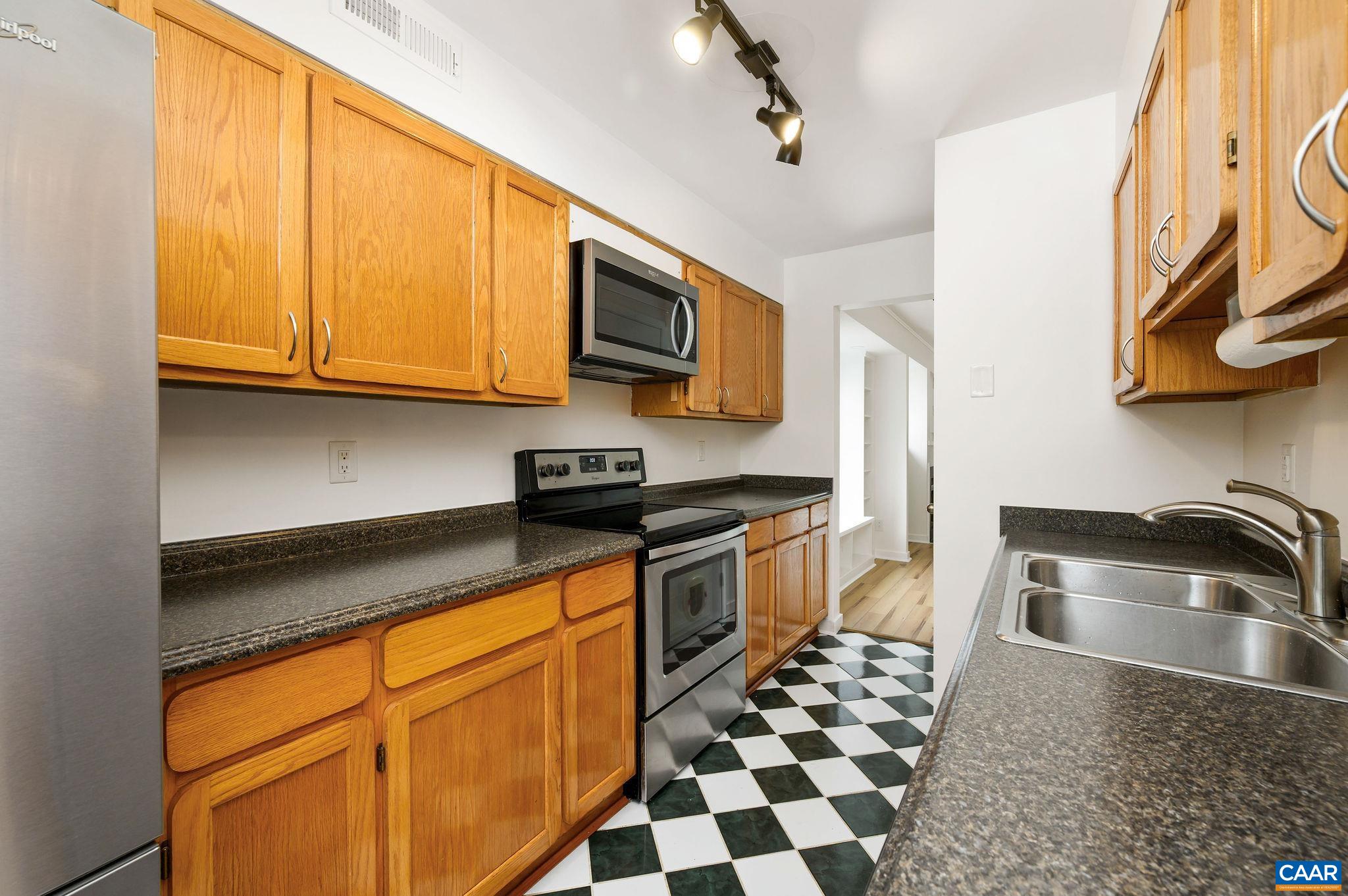 1270 MAPLE VIEW DR, CHARLOTTESVILLE, Virginia 22902, 2 Bedrooms Bedrooms, ,1 BathroomBathrooms,Residential,1270 MAPLE VIEW DR,669938 MLS # 669938