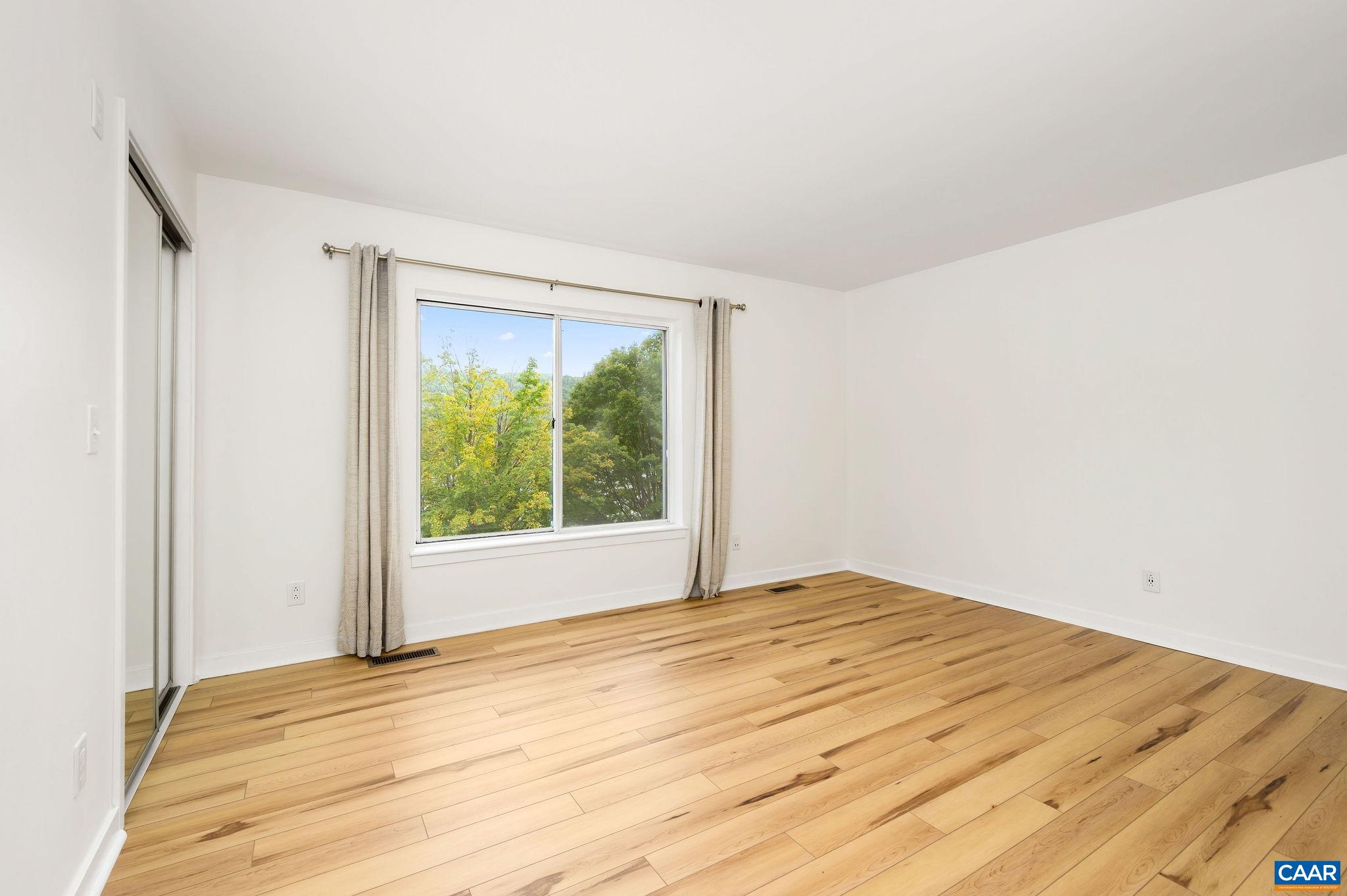 1270 MAPLE VIEW DR, CHARLOTTESVILLE, Virginia 22902, 2 Bedrooms Bedrooms, ,1 BathroomBathrooms,Residential,1270 MAPLE VIEW DR,669938 MLS # 669938