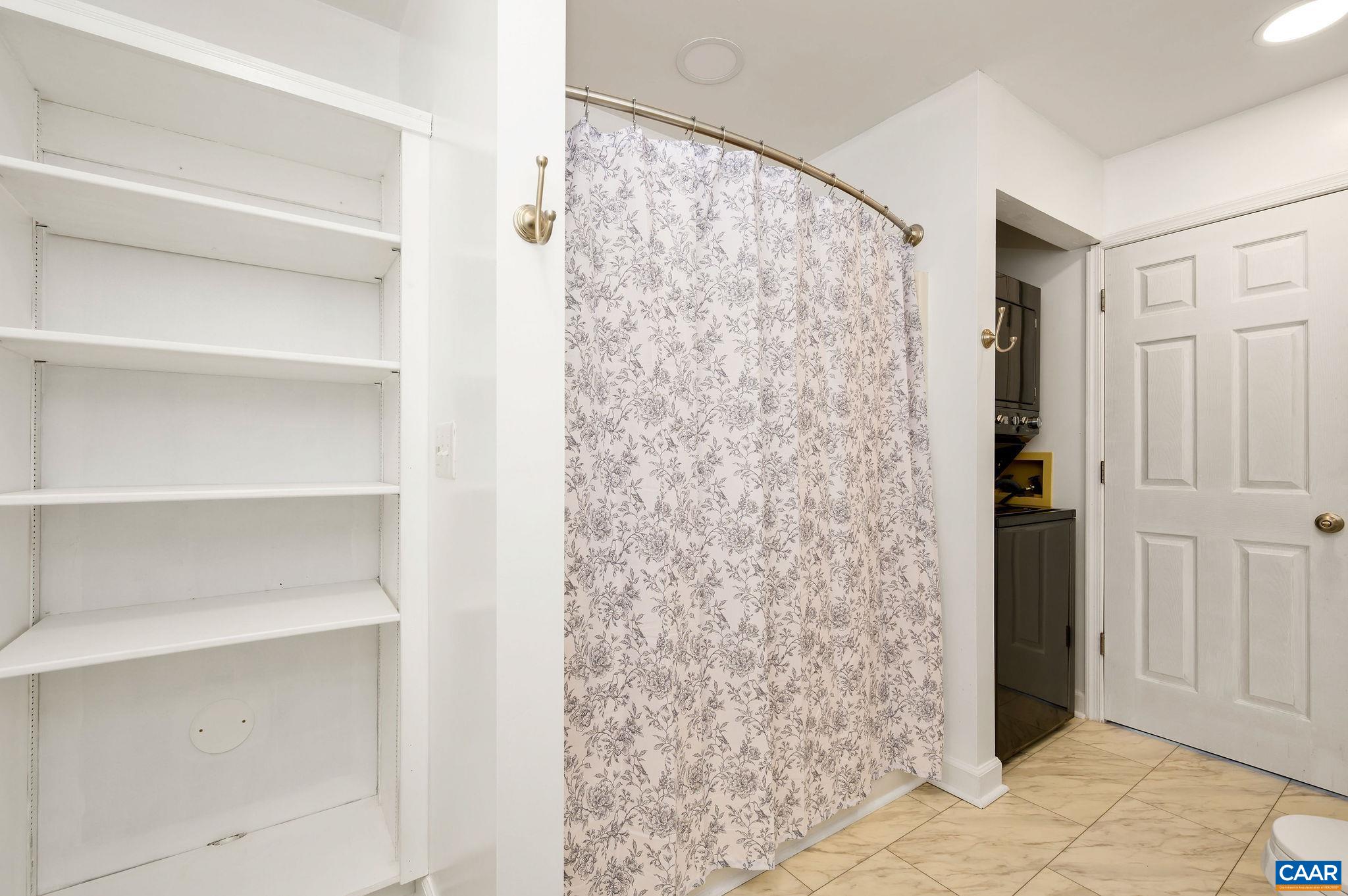 1270 MAPLE VIEW DR, CHARLOTTESVILLE, Virginia 22902, 2 Bedrooms Bedrooms, ,1 BathroomBathrooms,Residential,1270 MAPLE VIEW DR,669938 MLS # 669938