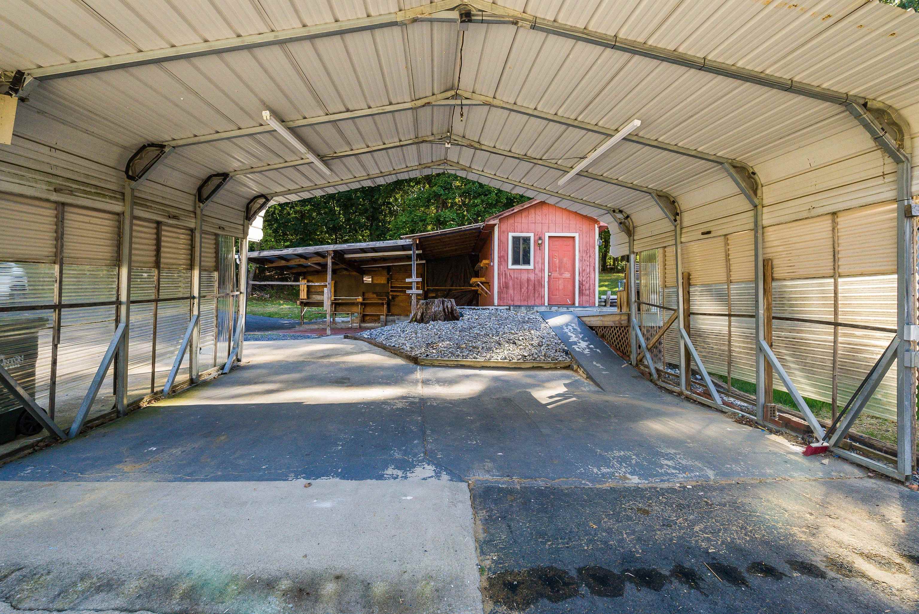 1775 SHUTTERLEE MILL RD, STAUNTON, Virginia 24401, 3 Bedrooms Bedrooms, ,1 BathroomBathrooms,Residential,1775 SHUTTERLEE MILL RD,669940 MLS # 669940