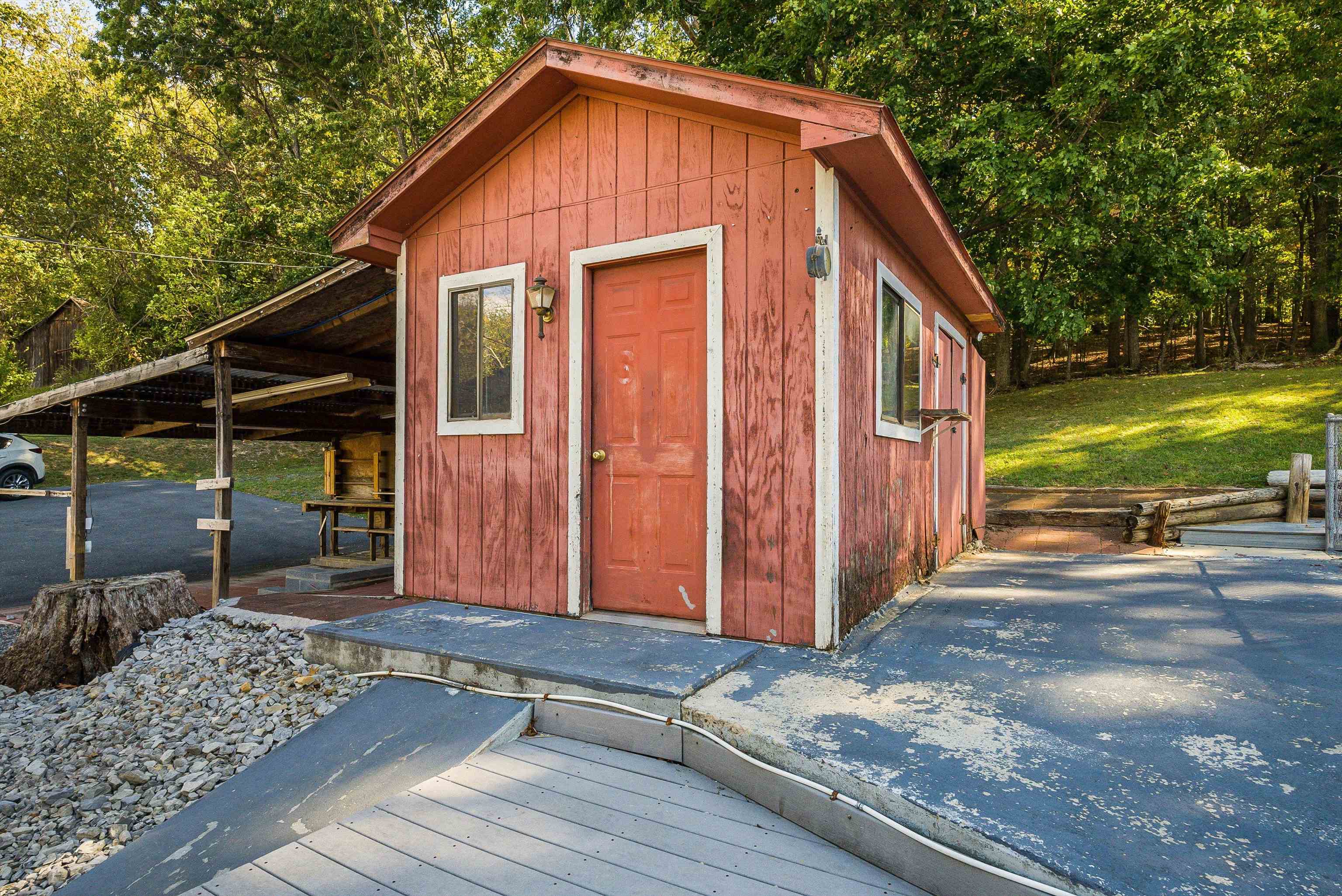 1775 SHUTTERLEE MILL RD, STAUNTON, Virginia 24401, 3 Bedrooms Bedrooms, ,1 BathroomBathrooms,Residential,1775 SHUTTERLEE MILL RD,669940 MLS # 669940