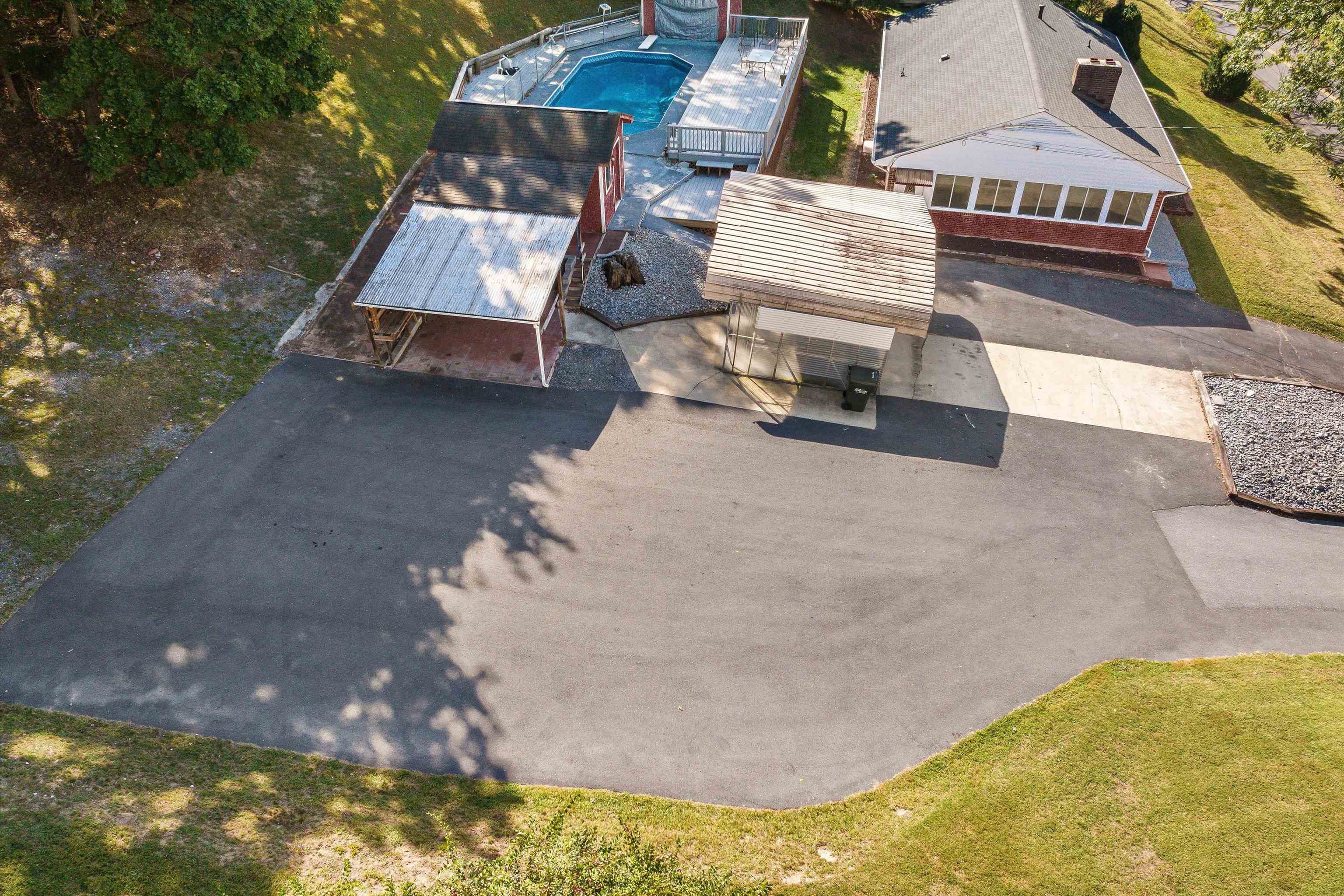 1775 SHUTTERLEE MILL RD, STAUNTON, Virginia 24401, 3 Bedrooms Bedrooms, ,1 BathroomBathrooms,Residential,1775 SHUTTERLEE MILL RD,669940 MLS # 669940