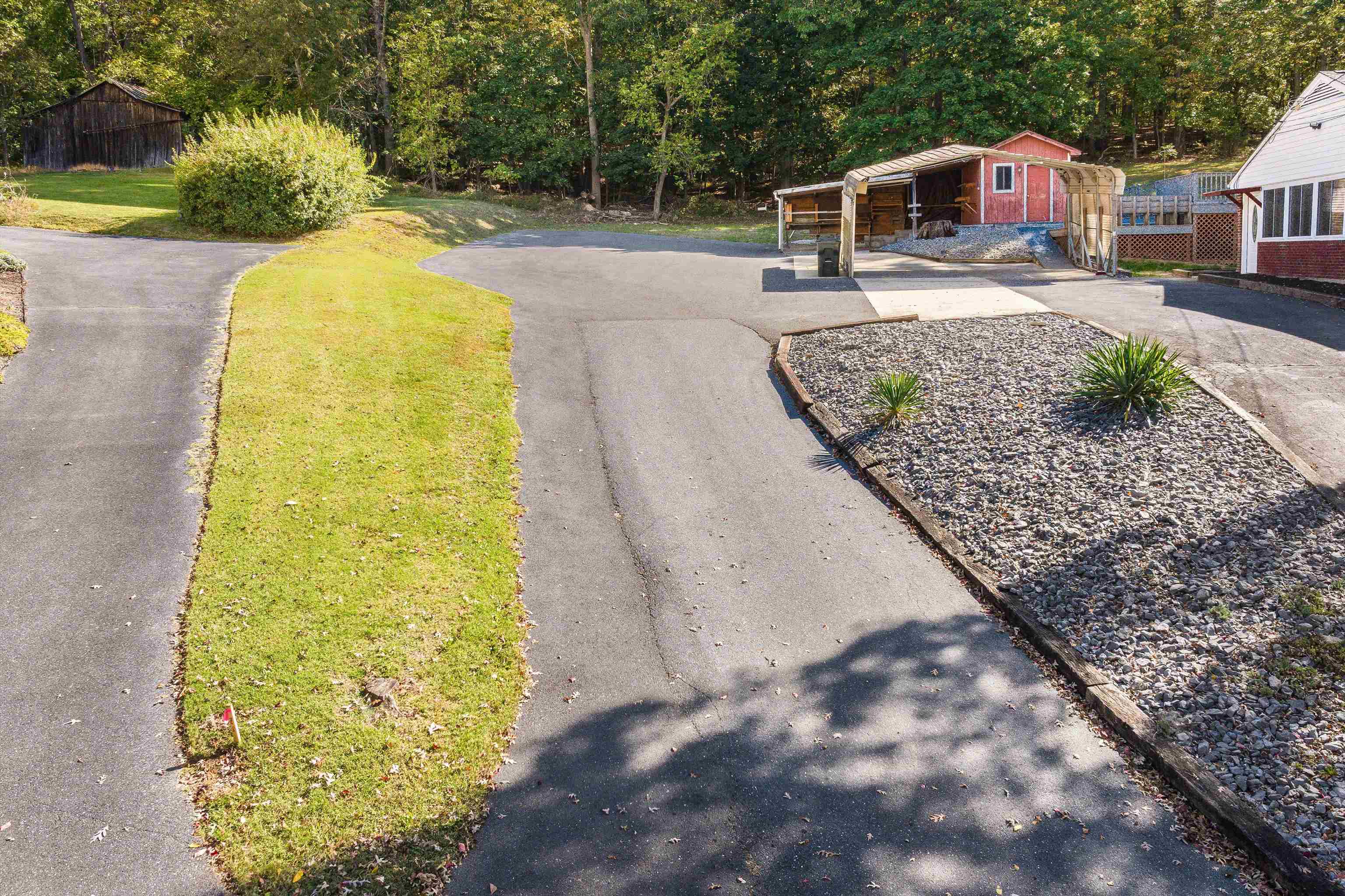 1775 SHUTTERLEE MILL RD, STAUNTON, Virginia 24401, 3 Bedrooms Bedrooms, ,1 BathroomBathrooms,Residential,1775 SHUTTERLEE MILL RD,669940 MLS # 669940