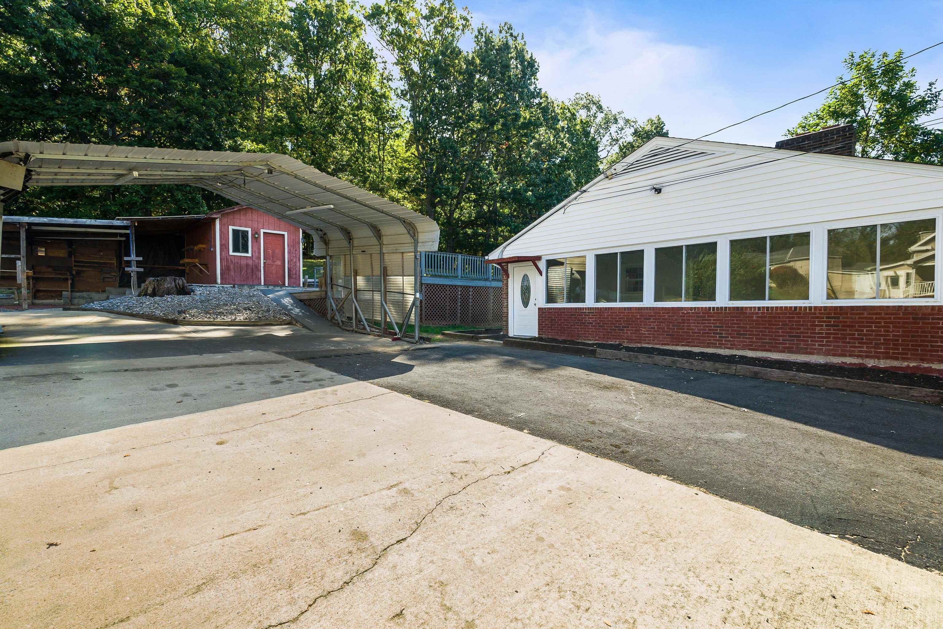 1775 SHUTTERLEE MILL RD, STAUNTON, Virginia 24401, 3 Bedrooms Bedrooms, ,1 BathroomBathrooms,Residential,1775 SHUTTERLEE MILL RD,669940 MLS # 669940