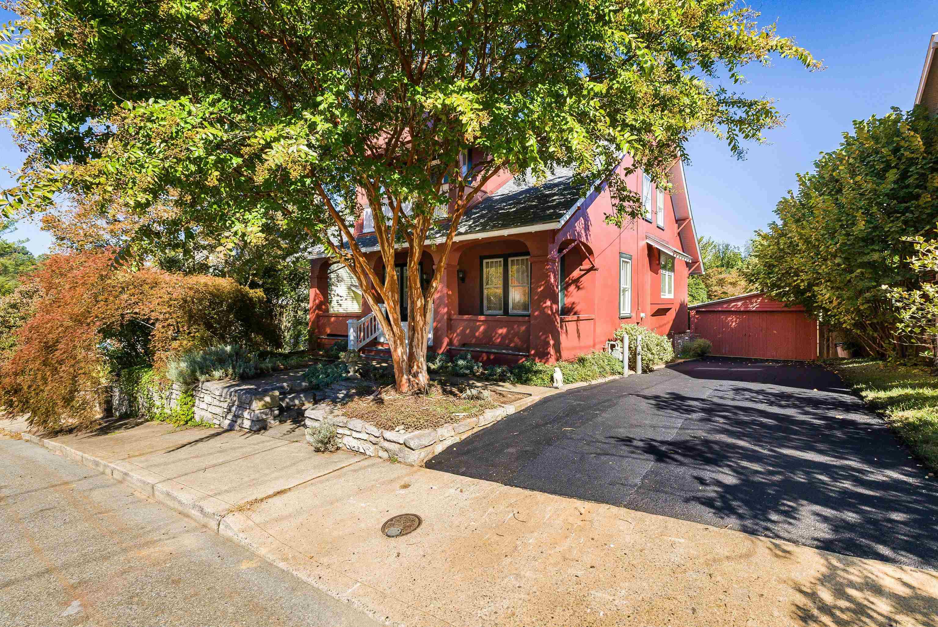 419 GLEN AVE, STAUNTON, Virginia 24401, 3 Bedrooms Bedrooms, ,2 BathroomsBathrooms,Residential,419 GLEN AVE,669949 MLS # 669949
