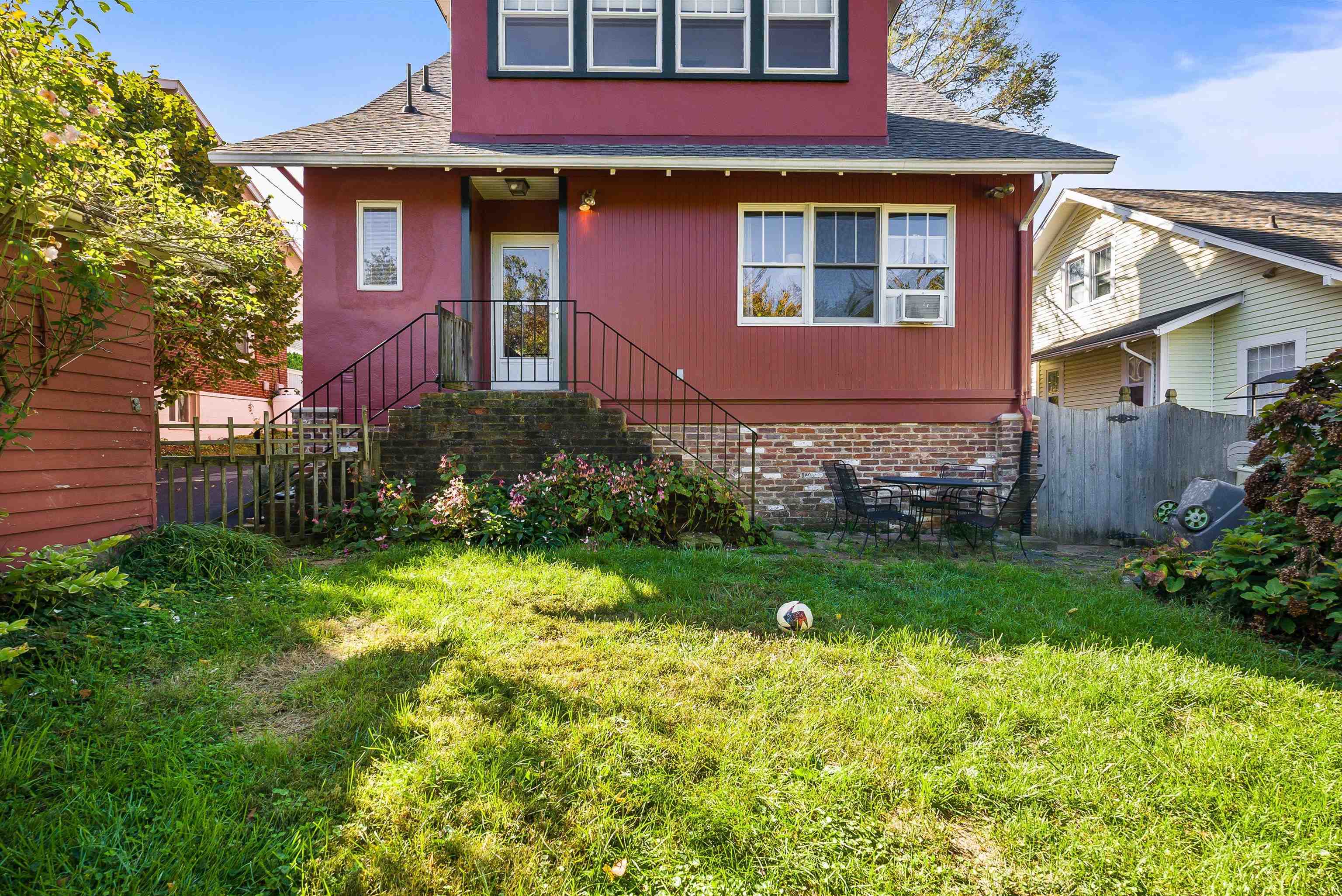 419 GLEN AVE, STAUNTON, Virginia 24401, 3 Bedrooms Bedrooms, ,2 BathroomsBathrooms,Residential,419 GLEN AVE,669949 MLS # 669949