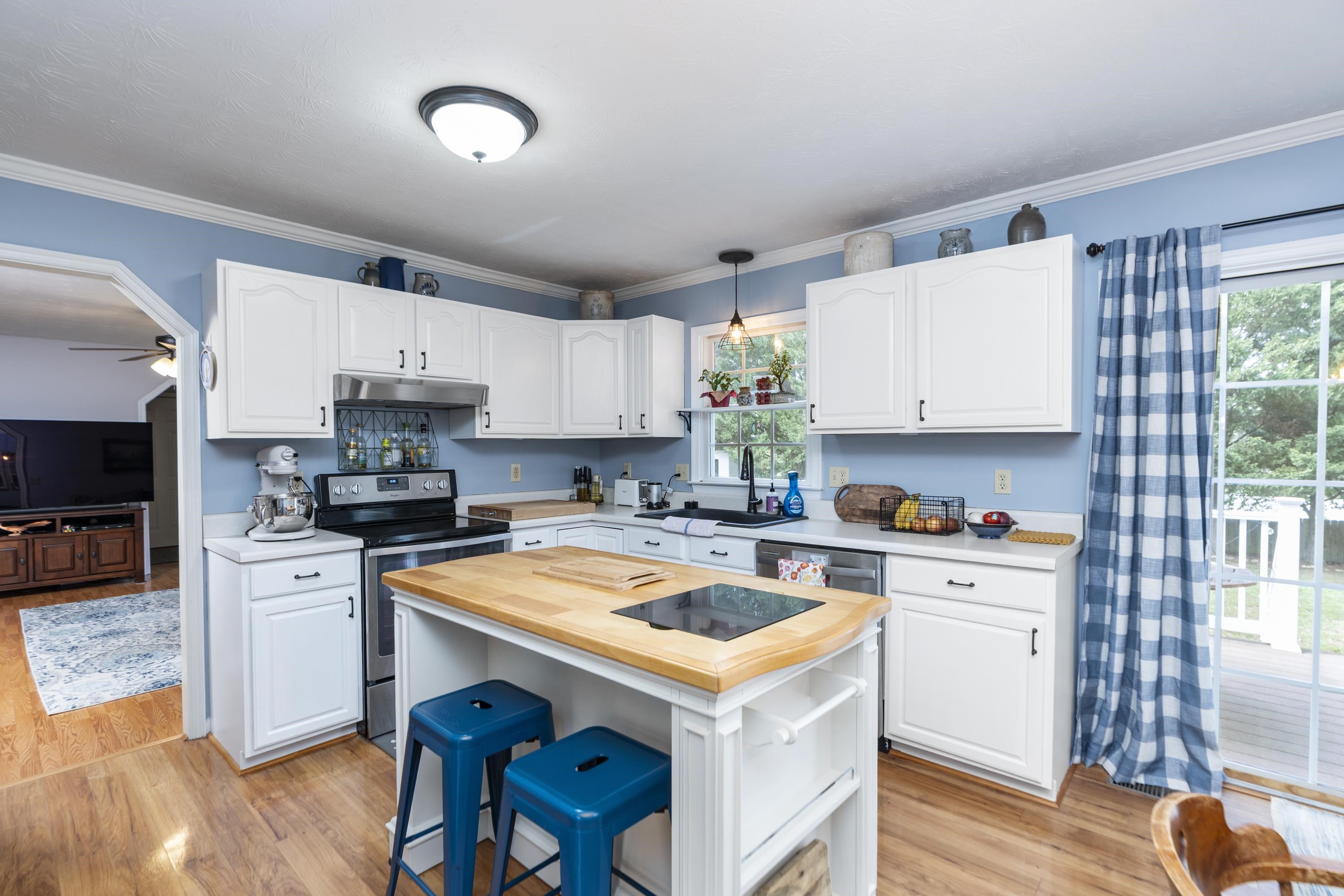 139 CEOCIA LN, STUARTS DRAFT, Virginia 24477, 3 Bedrooms Bedrooms, ,2 BathroomsBathrooms,Residential,139 CEOCIA LN,669956 MLS # 669956