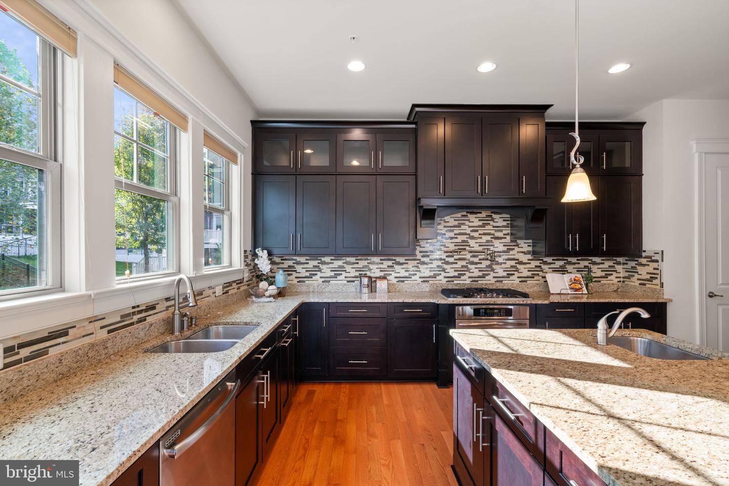 17239 MISS PACKARD CT, DUMFRIES, Virginia 22026, 6 Bedrooms Bedrooms, 14 Rooms Rooms,5 BathroomsBathrooms,Residential,For sale,17239 MISS PACKARD CT,VAPW2103286 MLS # VAPW2103286