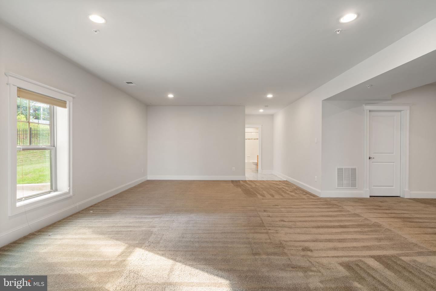17239 MISS PACKARD CT, DUMFRIES, Virginia 22026, 6 Bedrooms Bedrooms, 14 Rooms Rooms,5 BathroomsBathrooms,Residential,For sale,17239 MISS PACKARD CT,VAPW2103286 MLS # VAPW2103286