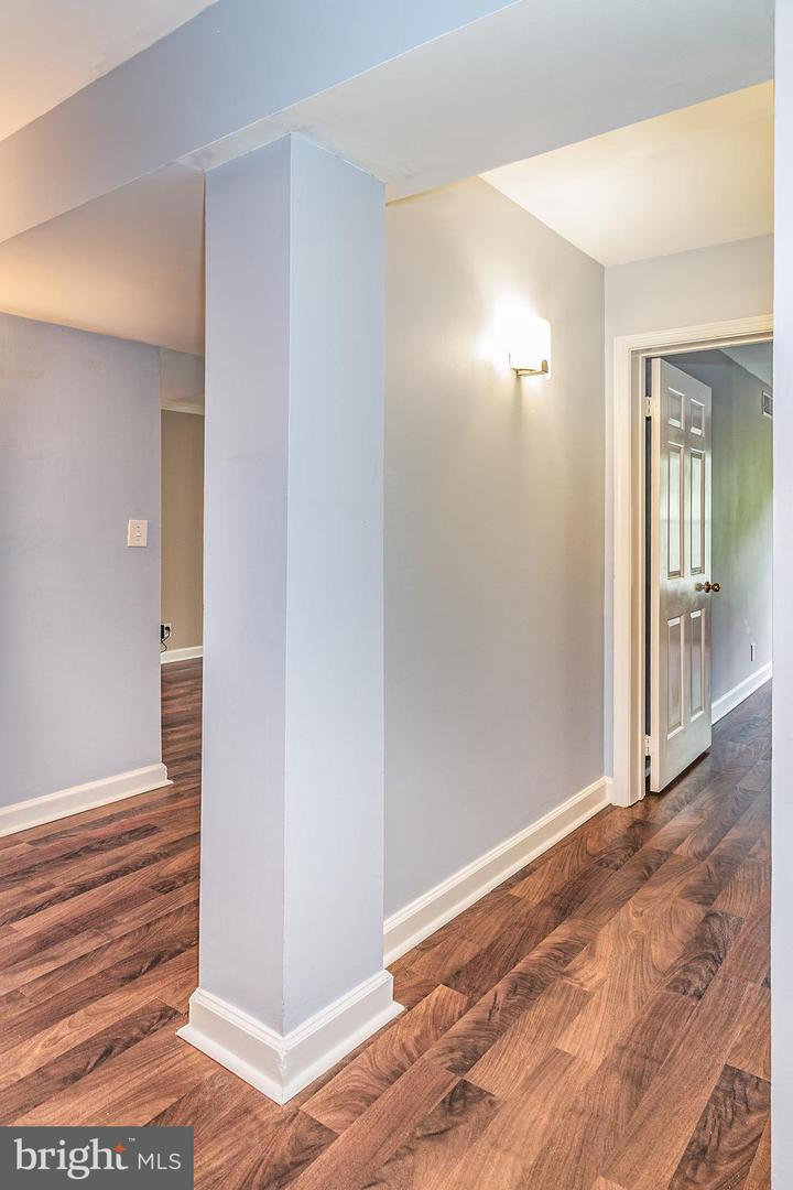 7621 TREMAYNE PL #210, MCLEAN, Virginia 22102, 1 Bedroom Bedrooms, ,1 BathroomBathrooms,Residential,For sale,7621 TREMAYNE PL #210,VAFX2265568 MLS # VAFX2265568
