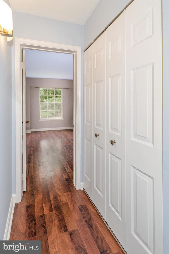 7621 TREMAYNE PL #210, MCLEAN, Virginia 22102, 1 Bedroom Bedrooms, ,1 BathroomBathrooms,Residential,For sale,7621 TREMAYNE PL #210,VAFX2265568 MLS # VAFX2265568