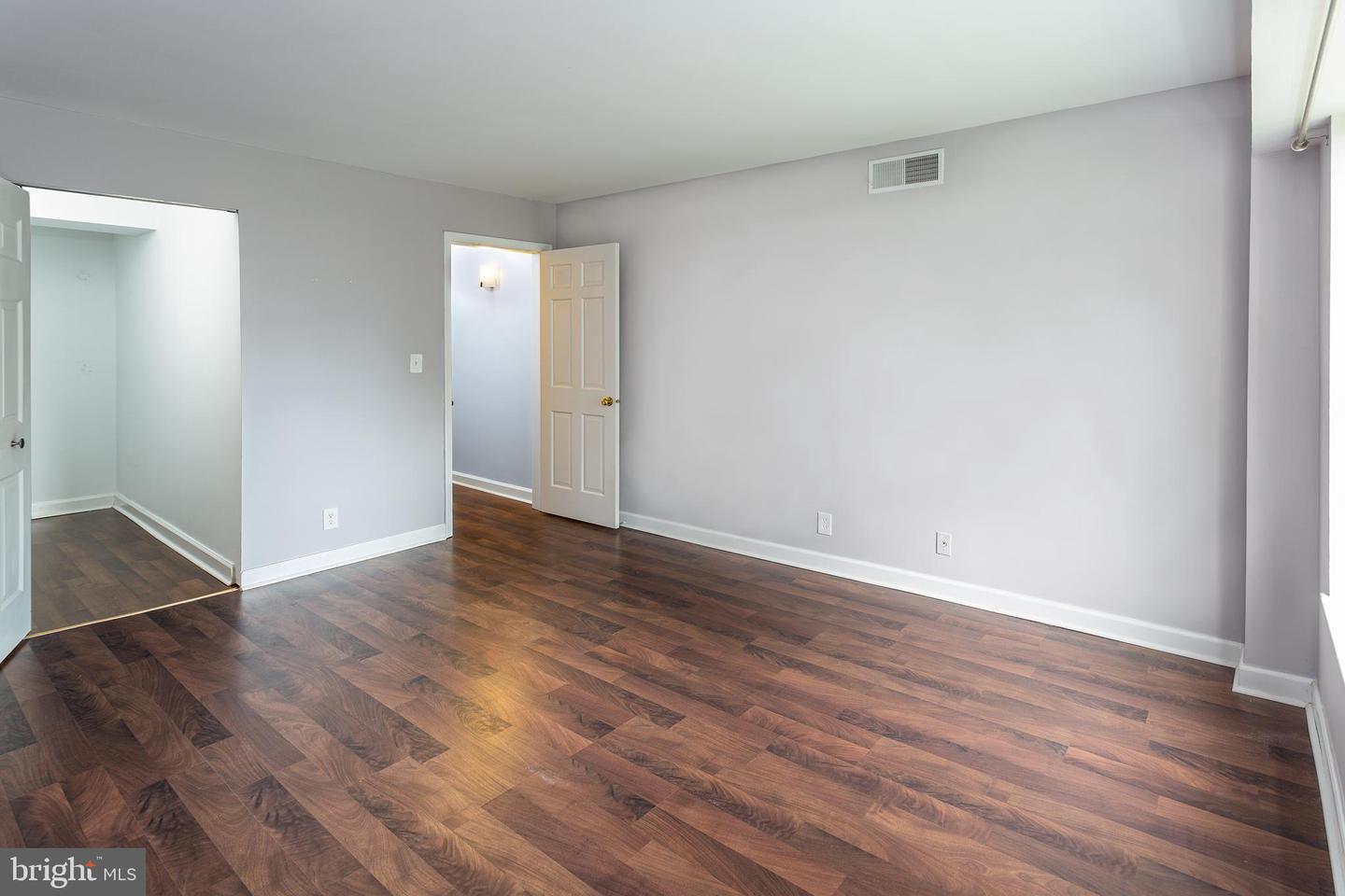 7621 TREMAYNE PL #210, MCLEAN, Virginia 22102, 1 Bedroom Bedrooms, ,1 BathroomBathrooms,Residential,For sale,7621 TREMAYNE PL #210,VAFX2265568 MLS # VAFX2265568