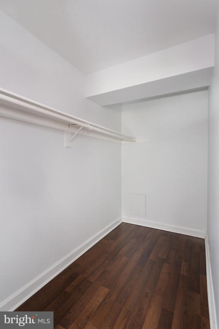 7621 TREMAYNE PL #210, MCLEAN, Virginia 22102, 1 Bedroom Bedrooms, ,1 BathroomBathrooms,Residential,For sale,7621 TREMAYNE PL #210,VAFX2265568 MLS # VAFX2265568
