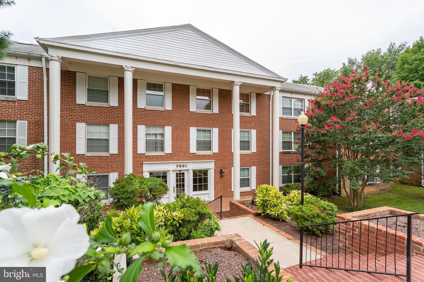 7621 TREMAYNE PL #210, MCLEAN, Virginia 22102, 1 Bedroom Bedrooms, ,1 BathroomBathrooms,Residential,For sale,7621 TREMAYNE PL #210,VAFX2265568 MLS # VAFX2265568