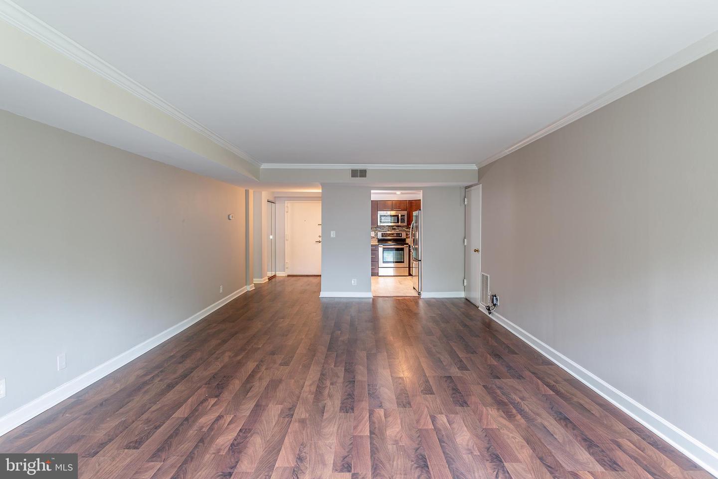 7621 TREMAYNE PL #210, MCLEAN, Virginia 22102, 1 Bedroom Bedrooms, ,1 BathroomBathrooms,Residential,For sale,7621 TREMAYNE PL #210,VAFX2265568 MLS # VAFX2265568