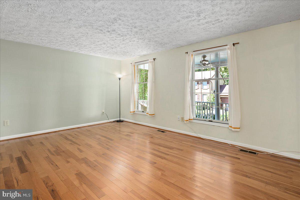 8461 RUSHING CREEK CT, SPRINGFIELD, Virginia 22153, 4 Bedrooms Bedrooms, ,2 BathroomsBathrooms,Residential,For sale,8461 RUSHING CREEK CT,VAFX2265958 MLS # VAFX2265958