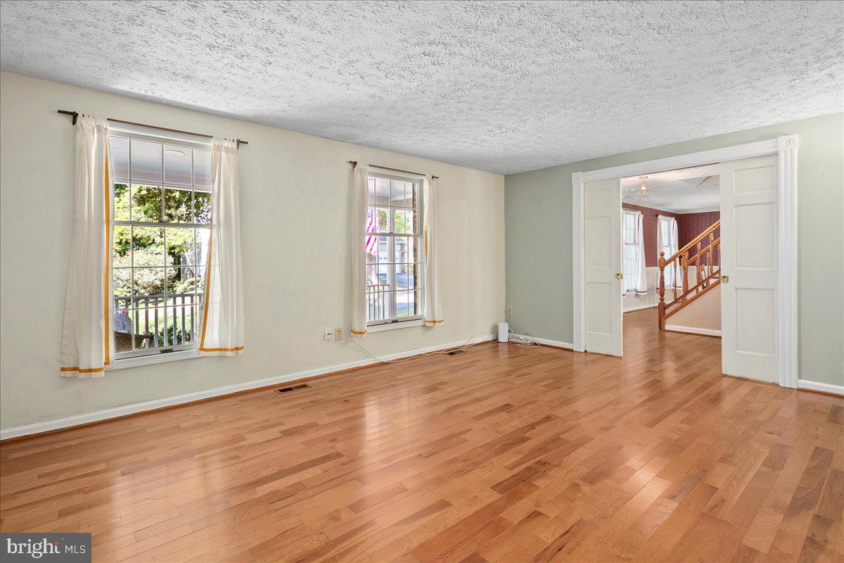 8461 RUSHING CREEK CT, SPRINGFIELD, Virginia 22153, 4 Bedrooms Bedrooms, ,2 BathroomsBathrooms,Residential,For sale,8461 RUSHING CREEK CT,VAFX2265958 MLS # VAFX2265958