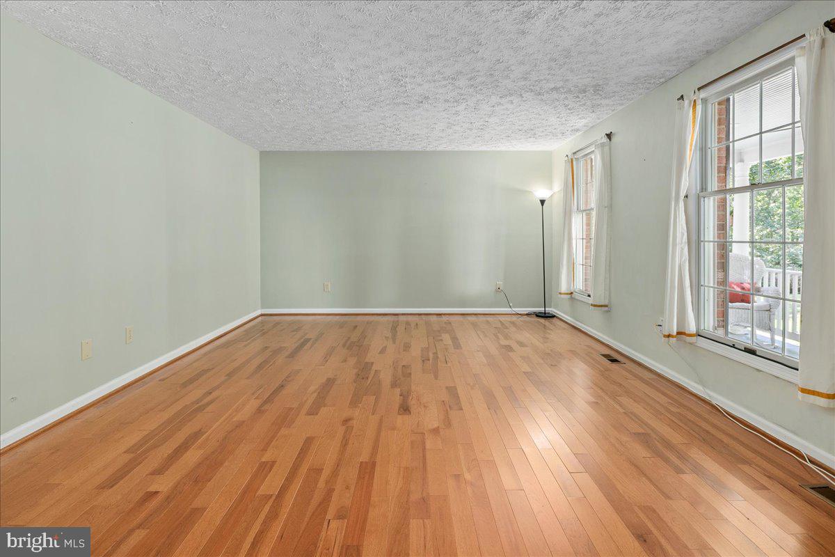 8461 RUSHING CREEK CT, SPRINGFIELD, Virginia 22153, 4 Bedrooms Bedrooms, ,2 BathroomsBathrooms,Residential,For sale,8461 RUSHING CREEK CT,VAFX2265958 MLS # VAFX2265958