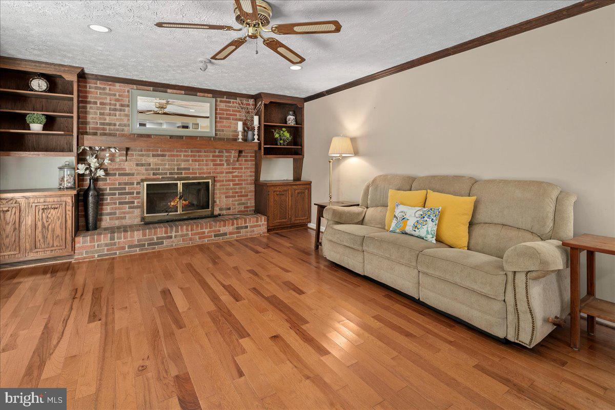8461 RUSHING CREEK CT, SPRINGFIELD, Virginia 22153, 4 Bedrooms Bedrooms, ,2 BathroomsBathrooms,Residential,For sale,8461 RUSHING CREEK CT,VAFX2265958 MLS # VAFX2265958