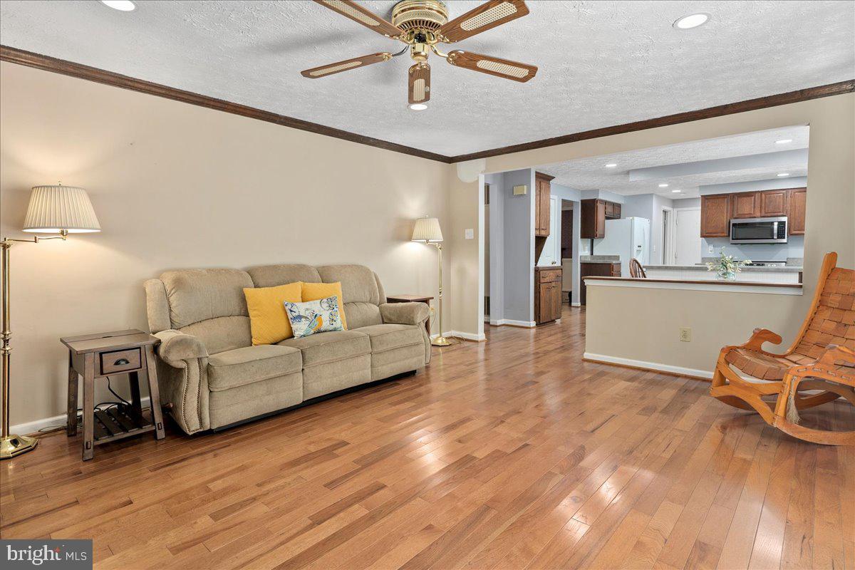 8461 RUSHING CREEK CT, SPRINGFIELD, Virginia 22153, 4 Bedrooms Bedrooms, ,2 BathroomsBathrooms,Residential,For sale,8461 RUSHING CREEK CT,VAFX2265958 MLS # VAFX2265958