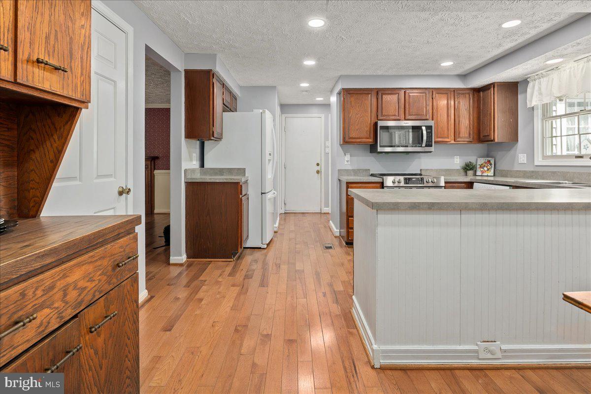 8461 RUSHING CREEK CT, SPRINGFIELD, Virginia 22153, 4 Bedrooms Bedrooms, ,2 BathroomsBathrooms,Residential,For sale,8461 RUSHING CREEK CT,VAFX2265958 MLS # VAFX2265958