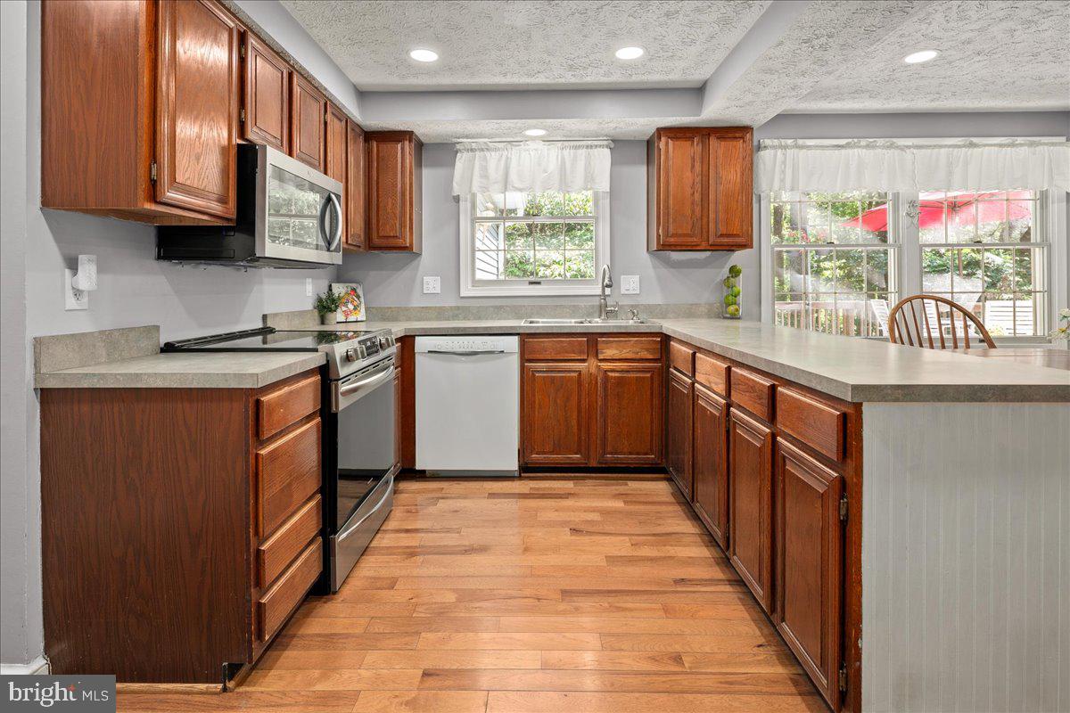 8461 RUSHING CREEK CT, SPRINGFIELD, Virginia 22153, 4 Bedrooms Bedrooms, ,2 BathroomsBathrooms,Residential,For sale,8461 RUSHING CREEK CT,VAFX2265958 MLS # VAFX2265958