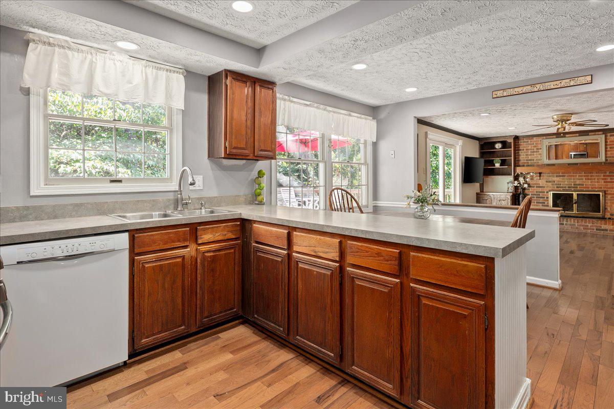 8461 RUSHING CREEK CT, SPRINGFIELD, Virginia 22153, 4 Bedrooms Bedrooms, ,2 BathroomsBathrooms,Residential,For sale,8461 RUSHING CREEK CT,VAFX2265958 MLS # VAFX2265958