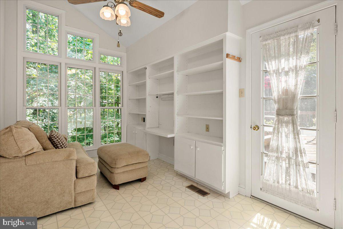 8461 RUSHING CREEK CT, SPRINGFIELD, Virginia 22153, 4 Bedrooms Bedrooms, ,2 BathroomsBathrooms,Residential,For sale,8461 RUSHING CREEK CT,VAFX2265958 MLS # VAFX2265958