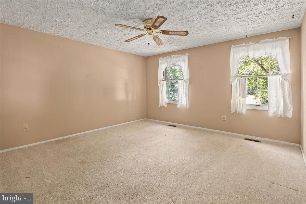 8461 RUSHING CREEK CT, SPRINGFIELD, Virginia 22153, 4 Bedrooms Bedrooms, ,2 BathroomsBathrooms,Residential,For sale,8461 RUSHING CREEK CT,VAFX2265958 MLS # VAFX2265958