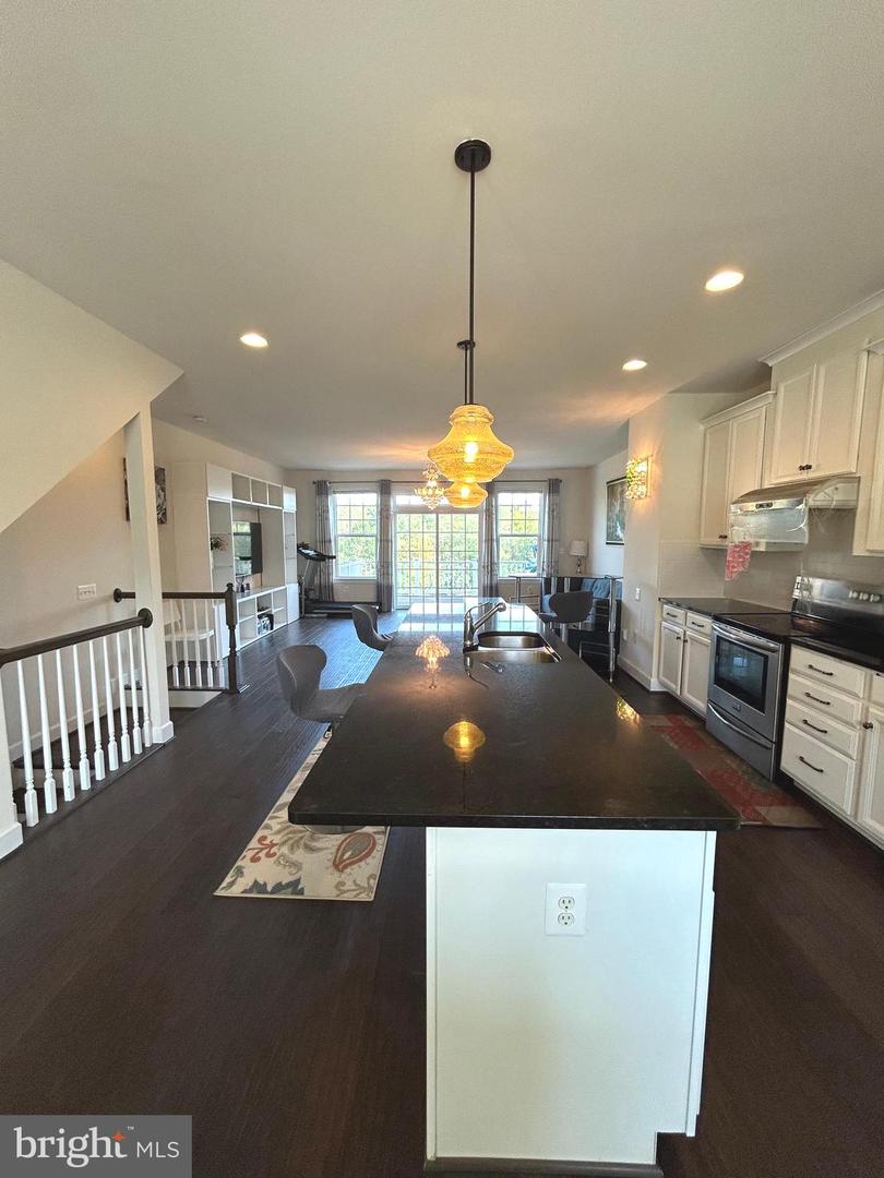 8429 GIRVAN CT, MANASSAS, Virginia 20109, 4 Bedrooms Bedrooms, ,3 BathroomsBathrooms,Residential,For sale,8429 GIRVAN CT,VAPW2103684 MLS # VAPW2103684