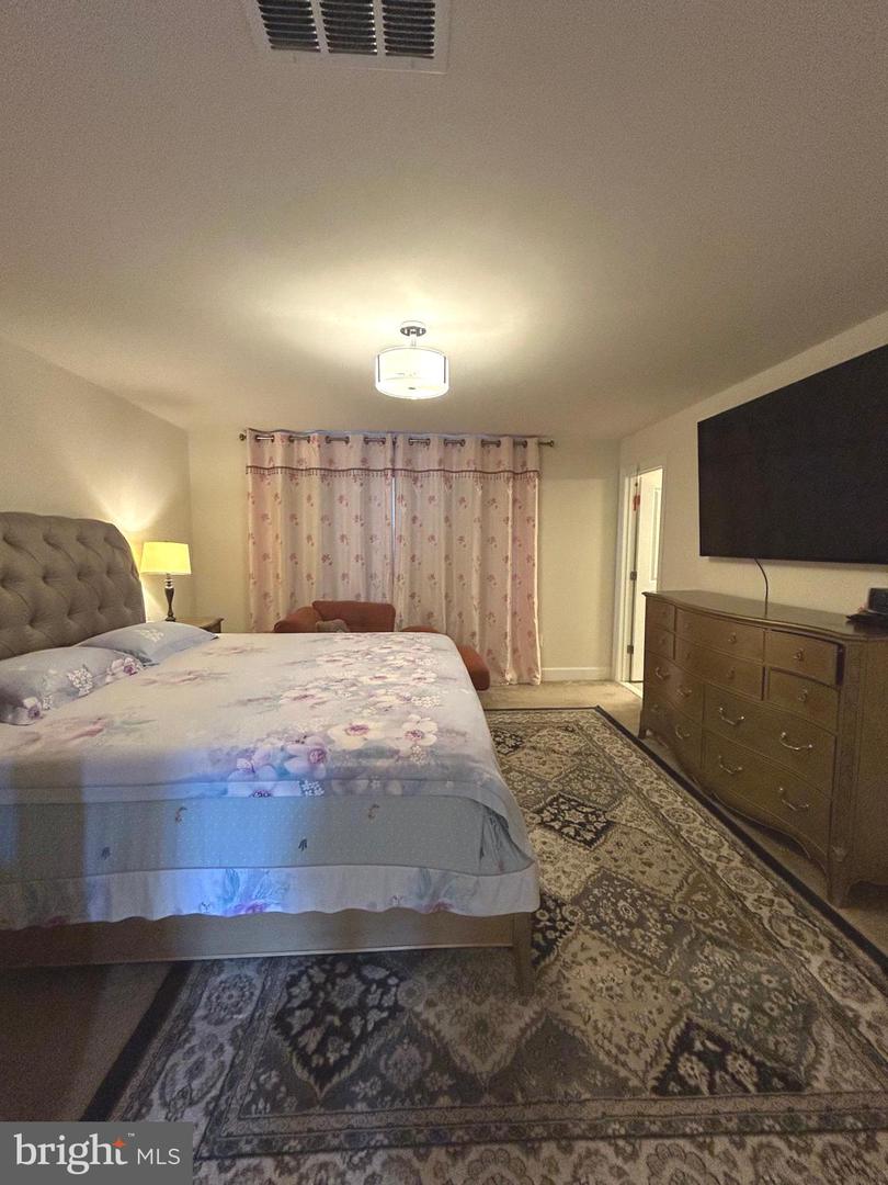 8429 GIRVAN CT, MANASSAS, Virginia 20109, 4 Bedrooms Bedrooms, ,3 BathroomsBathrooms,Residential,For sale,8429 GIRVAN CT,VAPW2103684 MLS # VAPW2103684