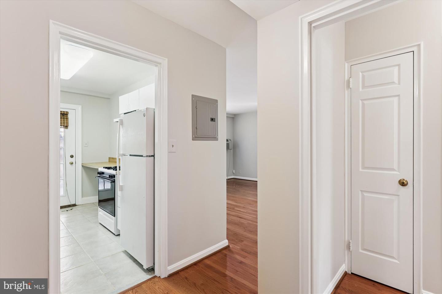 110 N GEORGE MASON DR #110-3, ARLINGTON, Virginia 22203, 1 Bedroom Bedrooms, ,1 BathroomBathrooms,Residential,For sale,110 N GEORGE MASON DR #110-3,VAAR2063464 MLS # VAAR2063464