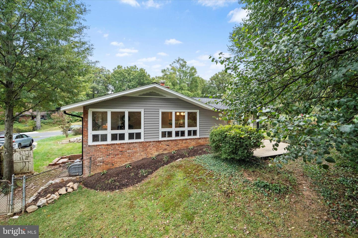10005 SPRING LAKE TER, FAIRFAX, Virginia 22030, 4 Bedrooms Bedrooms, ,2 BathroomsBathrooms,Residential,For sale,10005 SPRING LAKE TER,VAFC2007044 MLS # VAFC2007044
