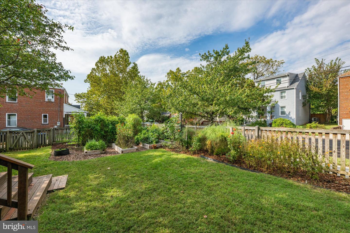 616 WHITTIER ST NW, WASHINGTON, District Of Columbia 20012, 5 Bedrooms Bedrooms, 8 Rooms Rooms,3 BathroomsBathrooms,Residential,For sale,616 WHITTIER ST NW,DCDC2222560 MLS # DCDC2222560