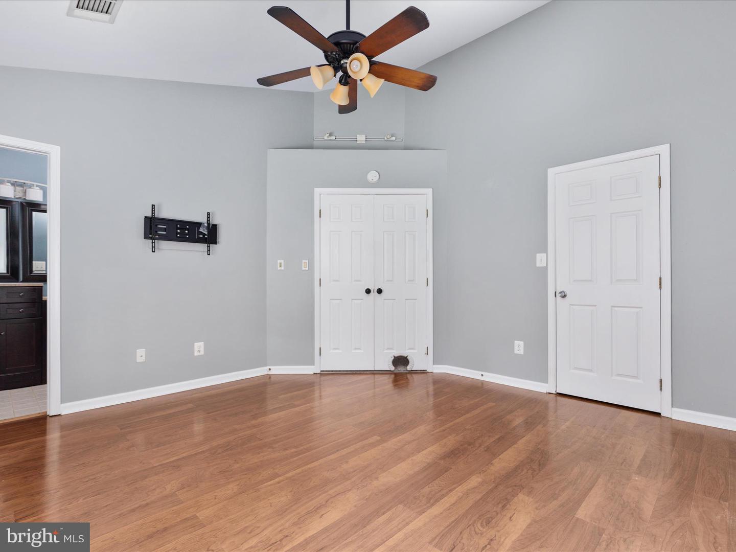 25328 ASHBURY DR, CHANTILLY, Virginia 20152, 3 Bedrooms Bedrooms, ,2 BathroomsBathrooms,Residential,For sale,25328 ASHBURY DR,VALO2106904 MLS # VALO2106904