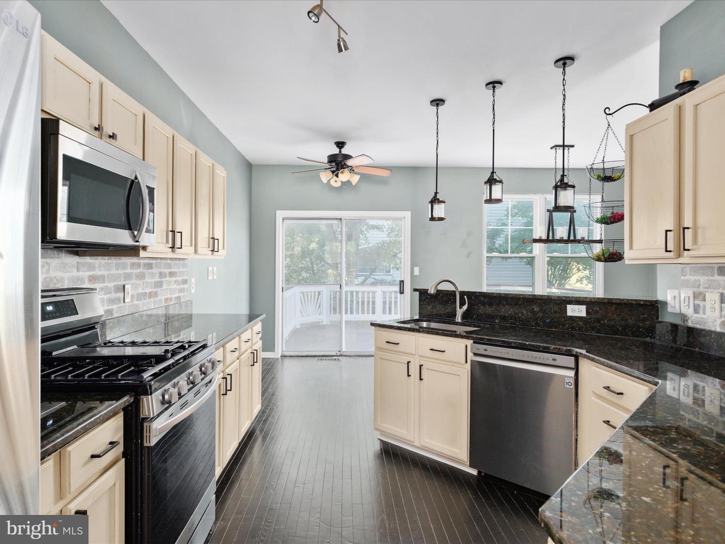 25328 ASHBURY DR, CHANTILLY, Virginia 20152, 3 Bedrooms Bedrooms, ,2 BathroomsBathrooms,Residential,For sale,25328 ASHBURY DR,VALO2106904 MLS # VALO2106904