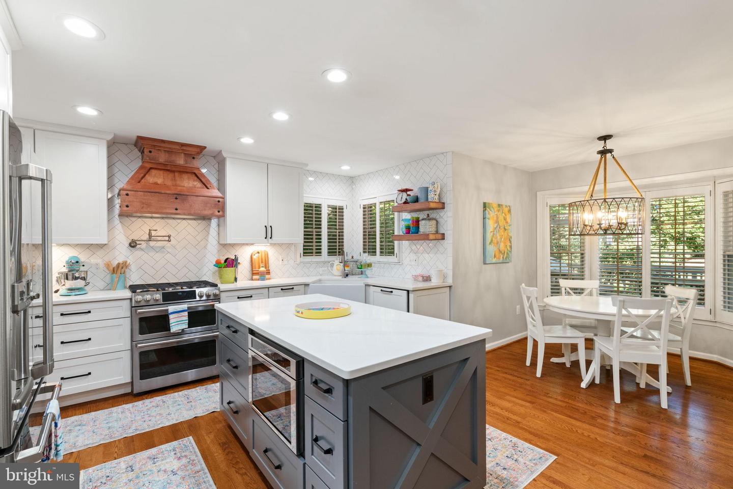 10621 BEECHNUT CT, FAIRFAX STATION, Virginia 22039, 4 Bedrooms Bedrooms, 19 Rooms Rooms,3 BathroomsBathrooms,Residential,For sale,10621 BEECHNUT CT,VAFX2267518 MLS # VAFX2267518