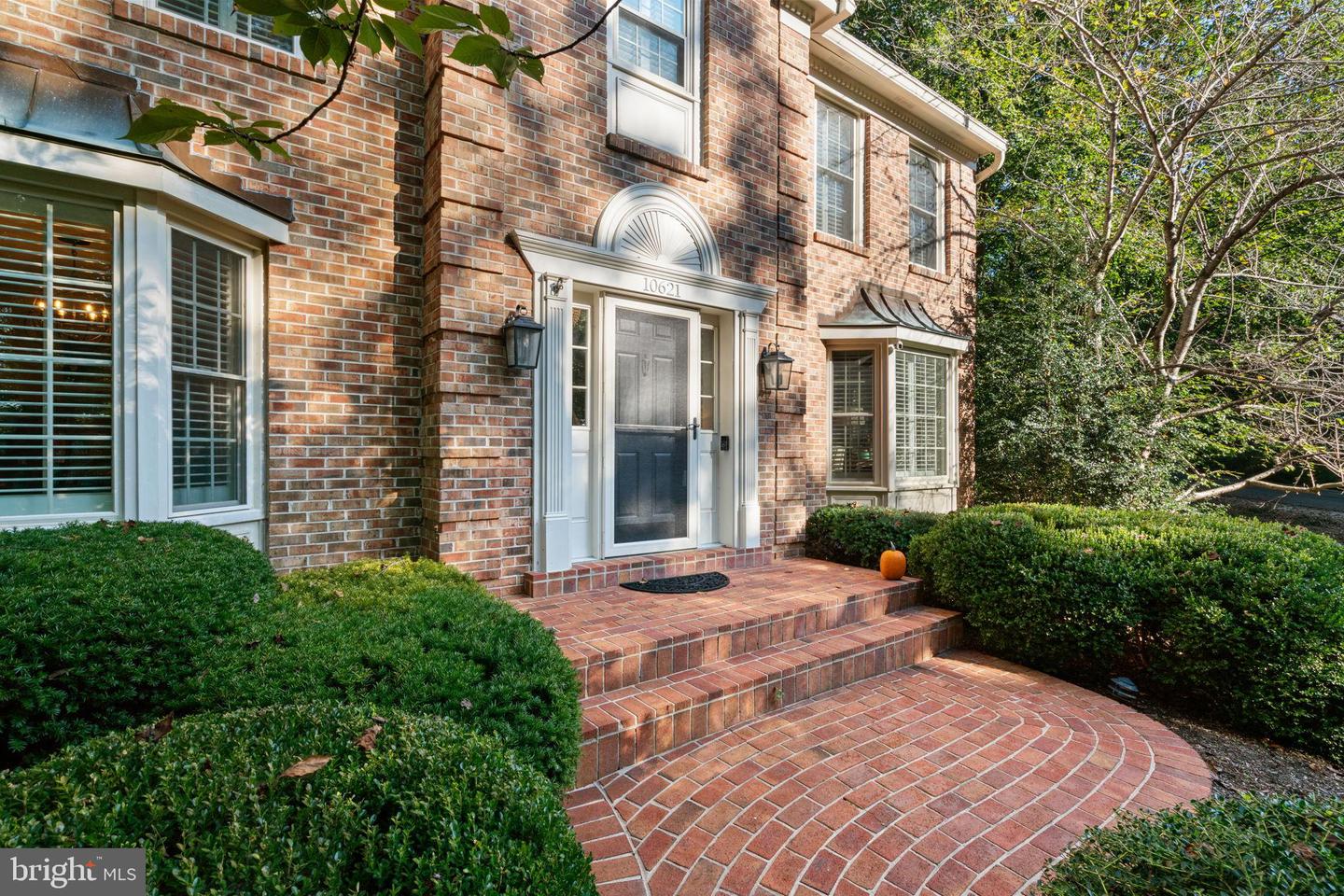 10621 BEECHNUT CT, FAIRFAX STATION, Virginia 22039, 4 Bedrooms Bedrooms, 19 Rooms Rooms,3 BathroomsBathrooms,Residential,For sale,10621 BEECHNUT CT,VAFX2267518 MLS # VAFX2267518