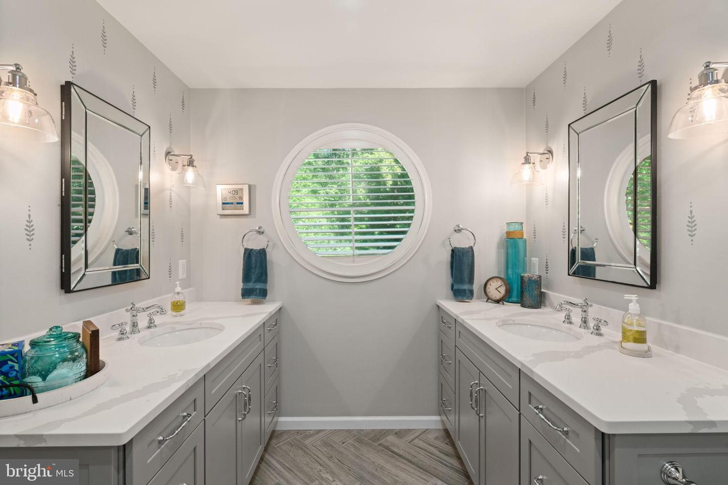 10621 BEECHNUT CT, FAIRFAX STATION, Virginia 22039, 4 Bedrooms Bedrooms, 19 Rooms Rooms,3 BathroomsBathrooms,Residential,For sale,10621 BEECHNUT CT,VAFX2267518 MLS # VAFX2267518