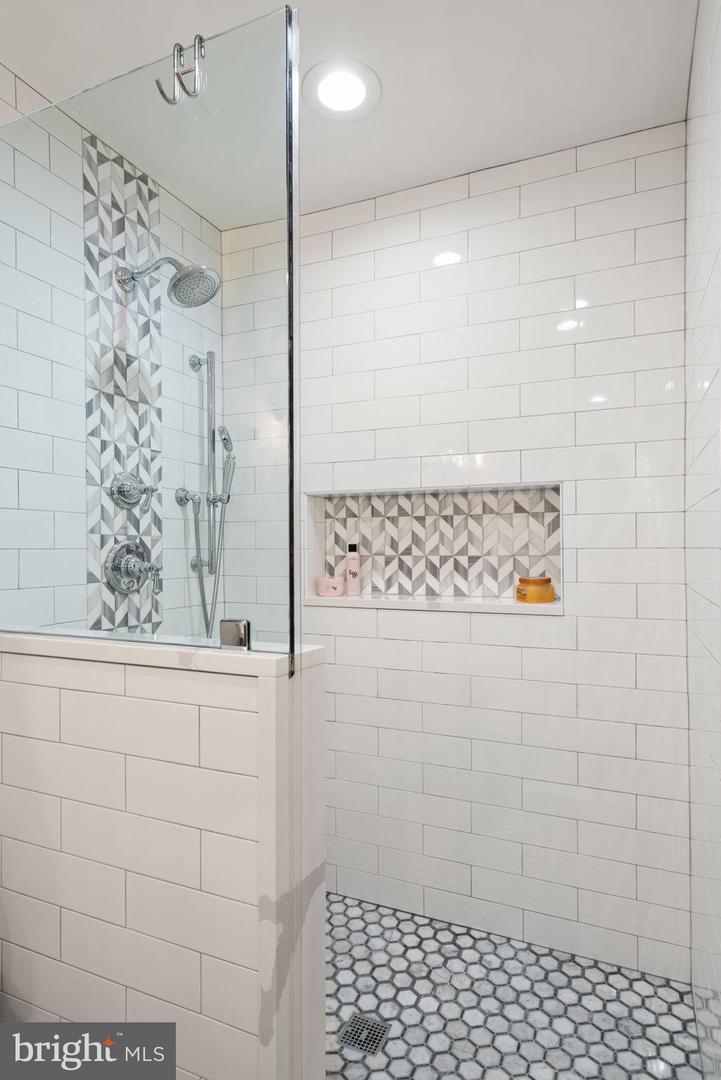 10621 BEECHNUT CT, FAIRFAX STATION, Virginia 22039, 4 Bedrooms Bedrooms, 19 Rooms Rooms,3 BathroomsBathrooms,Residential,For sale,10621 BEECHNUT CT,VAFX2267518 MLS # VAFX2267518
