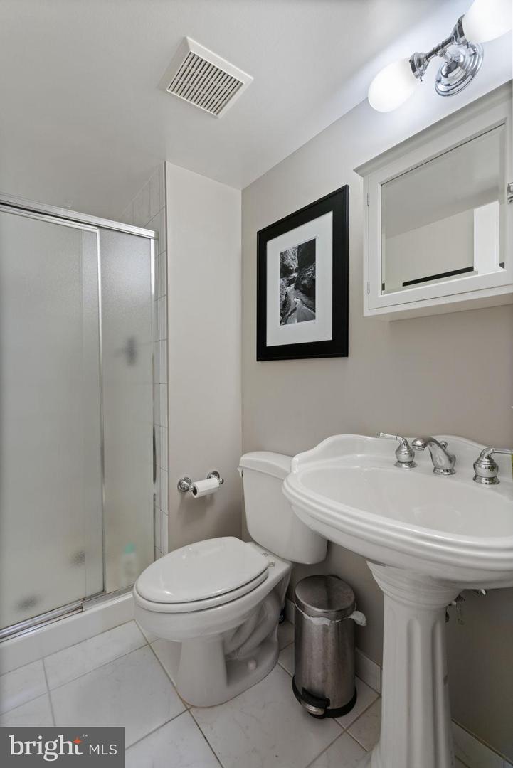 10621 BEECHNUT CT, FAIRFAX STATION, Virginia 22039, 4 Bedrooms Bedrooms, 19 Rooms Rooms,3 BathroomsBathrooms,Residential,For sale,10621 BEECHNUT CT,VAFX2267518 MLS # VAFX2267518